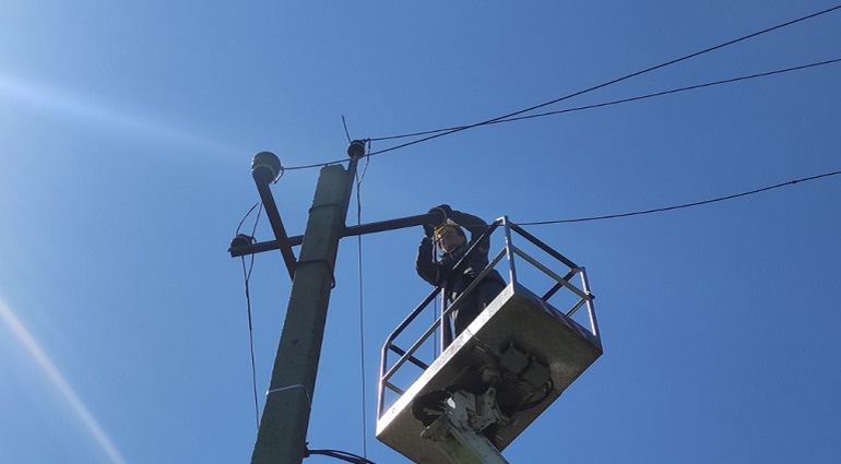 Еще в почти 3 тысячах домов снова есть свет: ДТЭК Донецкие электросети п...