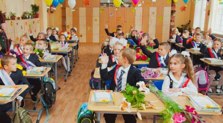 Более 142 тысяч школьников ДНР сядут за парты 1 сентября